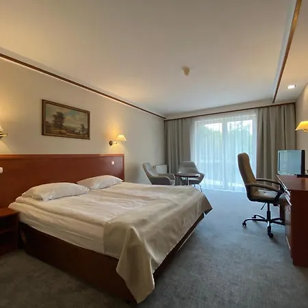 Hotel Ambasador Chojny