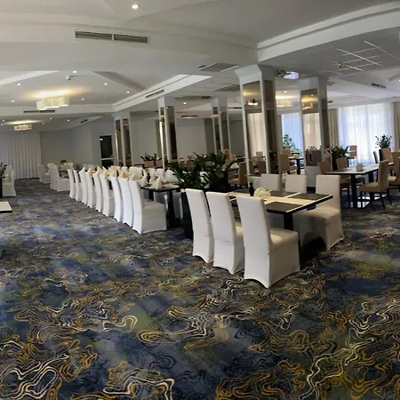Hotel Ambasador Chojny Отель 3*