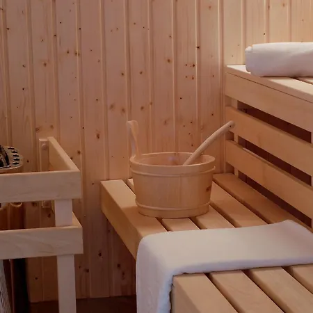 Hotel Ambasador Chojny Lodz