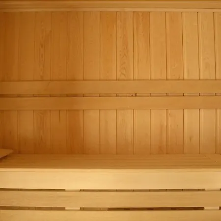 Ambasador Chojny Hotel