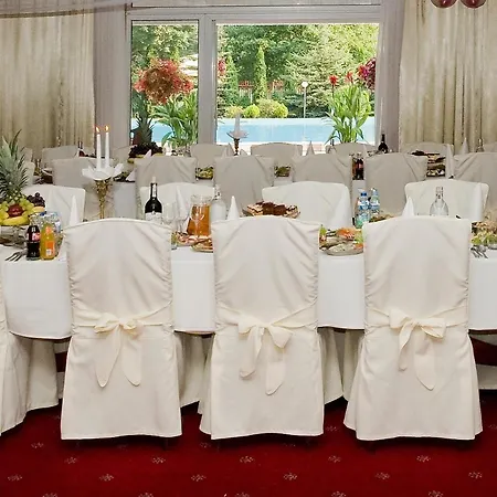 Hotel Ambasador Chojny Hotel