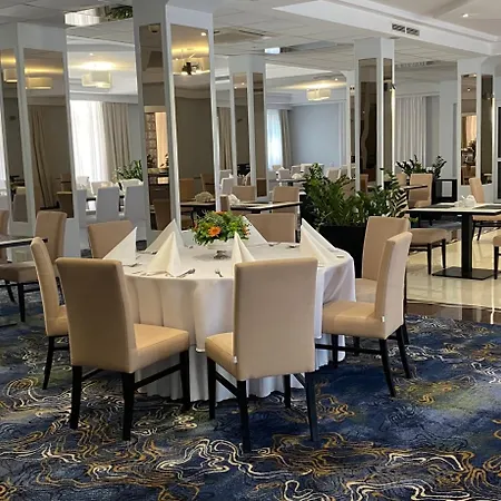 Hotel Ambasador Chojny 3* Lodz