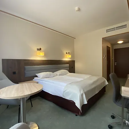 Hotel Ambasador Chojny Lodz