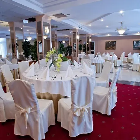 Hotel Ambasador Chojny