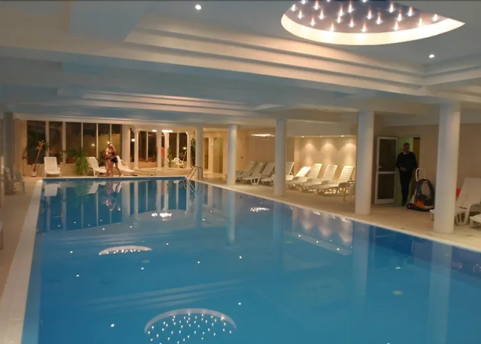 Ambasador Chojny Hotel 3*