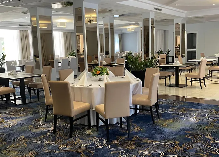 Ambasador Chojny 3* Łódź