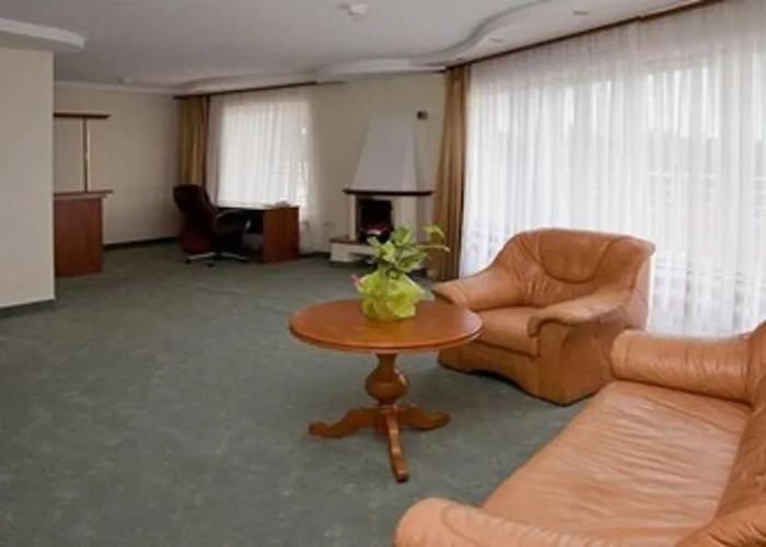 Hotel Ambasador Chojny